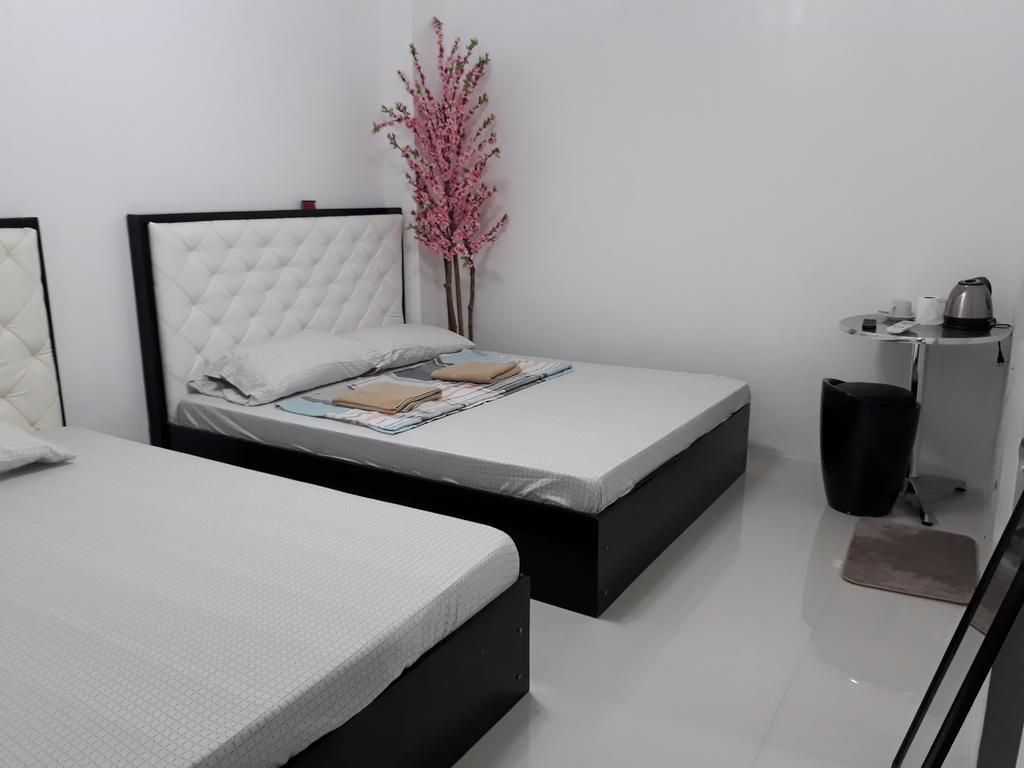 N&J Lopez Lodging House 파사이 외부 사진